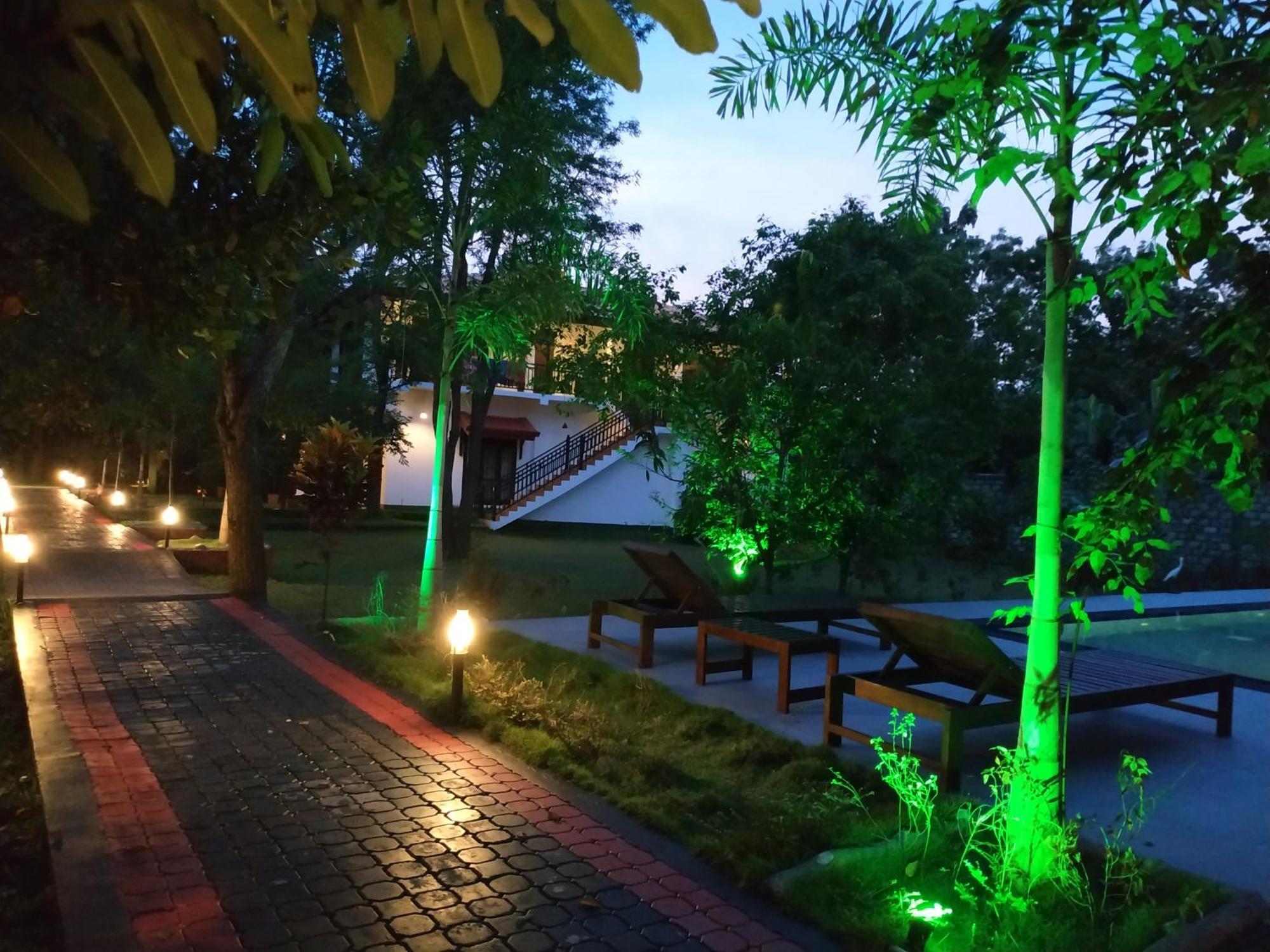 Sigiriya Cashew Palace Resort Daganapothaha Экстерьер фото
